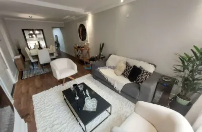 Sobrado residencial com 4 dorms, 1 suíte e 2 vagas.