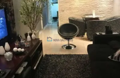 Sobrado  3 dormitorios, suite master, closet, 2 vagas, decorado