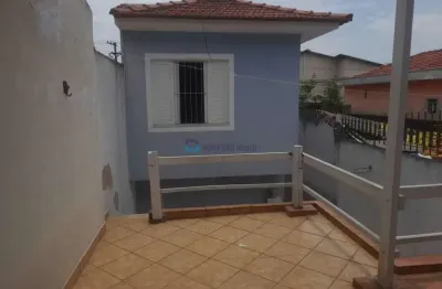 Casa com 3 quartos 1 suite 2 vagas em ótimo estado de conservação