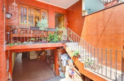 Casa com 2 dormitórios, 2 vagas próximo ao metrô praça da árvore