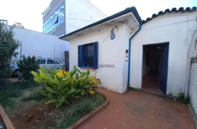 Casa à venda, com 3 quartos, 2 vagas, na vila mariana, a 850 m do metrô santa cruz