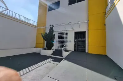 Galpão reformado 750 m² com 3 pisos de 250m² cada !  1.900m metrô sacomã