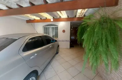 Casa à venda na saúde com 3 quartos e 2 vagas de garagem.
