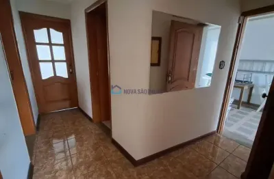 Casa térrea à venda no planalto paulista com  2 quartos e 2 vagas de garagem.