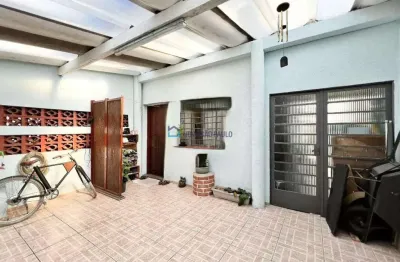 Sobrado com 185 m² sendo 3 dormitórios 2 salas cozinha 2 banheiros lavanderia 1 vaga de garagem.