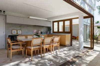 Casa/ sobrado a venda no Planalto Paulista, luxo, liberdade e conforto.