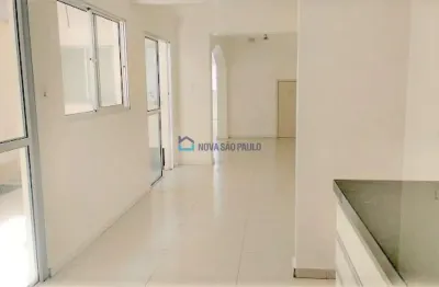 Sobrado à venda com 3 quartos e 2 vagas de garagem na granja julieta