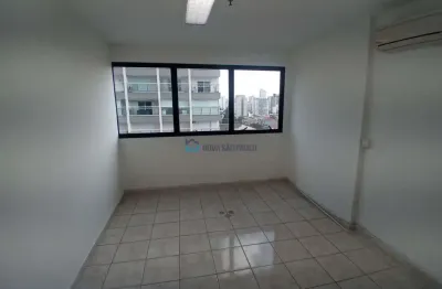 Sala comercial com 60m², 02 banheiros, 1 vaga. a 03 minutos a pé do metrô praça da árvore