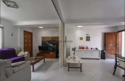 Sobrado 220m² 4 dormitórios 1 suíte sala cozinha 3 banheiros lavanderia 4 vagas de garagem