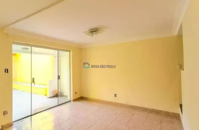Sobrado com 165 m² 3 dormitórios sala cozinha 3 banheiros lavanderia 2 vagas de garagem