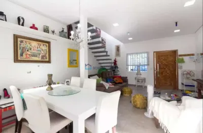 Sobrado com 135m² 3 dormitórios sala 2 ambientes  cozinha 3 banheiros lavanderia 1 vaga de garagem