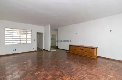 Venda. terreno com 625m². casa com 292m² au. 3 quartos. 4 vagas de garagem.
