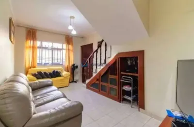 Sobrado de 175 m² com 3 dorms e 1 suíte sala 2 ambientes cozinha 3 banheiros lavanderia 2 vagas.