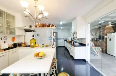 Casa à venda, com 4 quartos, 1 suíte, 4 vagas, 270 m², espaço gourmet, edícula, na vila mariana