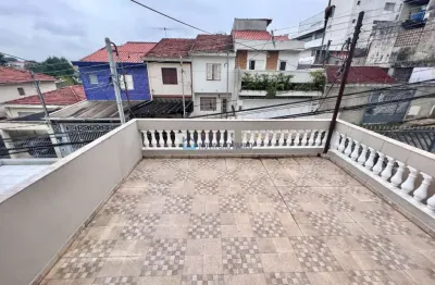 Sobrado à venda, com 2 dormitórios, 1 suíte, 2 vagas, próximo ao metrô saúde
