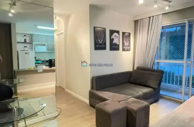 Apartamento com 2 dormitórios, 1 banheiro e 1 vaga de garagem.