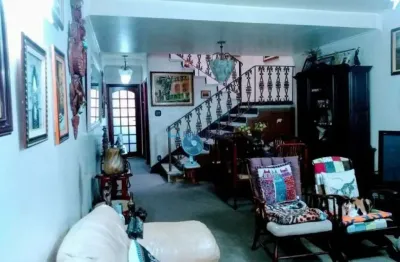 Casa a venda bairro mirandópolis. 3 dormitórios, 3 suítes e 4 vagas, 292m²