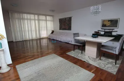 Sobrado à venda na vila parque jabaquara com 4 quartos e 3 vagas de garagem.