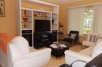 Sobrado à venda no bairro saúde com 4 quartos e 3 vagas de garagem.