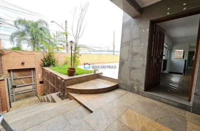 Sobrado à Venda com 4 dormitórios e 4 Vagas, 383 m² Vila Gumercindo - Metrô Santos Imigrantes