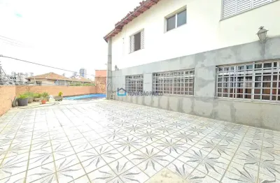 Sobrado à Venda com 4 dormitórios e 4 Vagas, 383 m² Vila Gumercindo - Metrô Santos Imigrantes