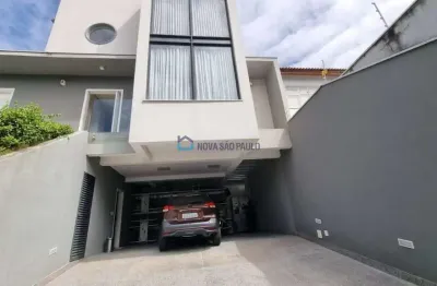 Sobrado com 3 andares, 500m², 4 suítes, parque dos principes