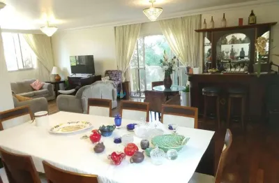 Apartamento em vila mariana . 4 dormitórios (1 suíte) closet . 4 banheiros . 2 vagas . 205 m2