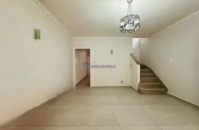 Oportunidade de Investimento ao Casa com Potencial em Localização Privilegiada.