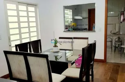Sobrado bosque da saúde 4 dormitórios (2 suítes) e 3 vagas.