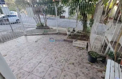 Sobrado para reforma geral, cômodos grandes,4 dts,2 salas, edícula, 2vagas ! vai a pé metrô ana rosa