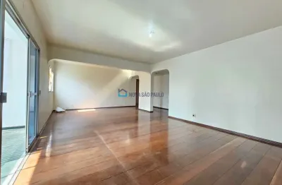 Apartamento com 4 quartos e 5 banheiros, 4 vagas  à venda  em  moema, por r$ 2.700.000.00