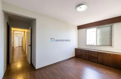 Apartamento  de 200 m², com 3 dormitórios, 1 suíte, 3 vagas de garagem