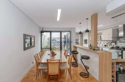 Sobrado com 3 dormitórios sala cozinha 3 banheiros lavanderia 1 vaga de garagem.