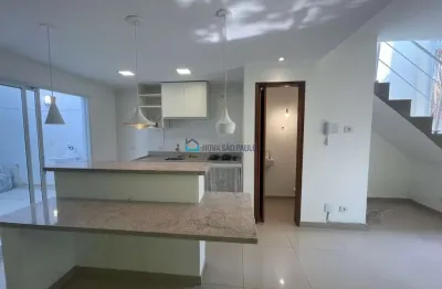 Sobrado com 02 dormitórios na região da vila gumercindo