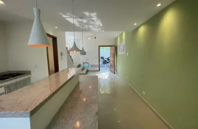 Sobrado com 02 quartos na região da vila gumercindo