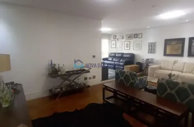 Apartamento à venda - 3 quartos, 1 suíte, 4 vagas de garagem - 141m²