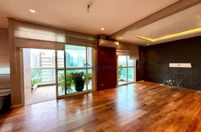 Apartamento com 4 quartos e 5 banheiros à venda, 226 m²