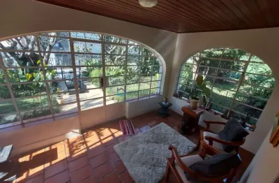 Casa térrea  à venda no campo belo com 750m² de terreno.