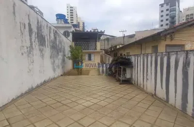 Casa com quintal gigante no bairro do bosque da saude