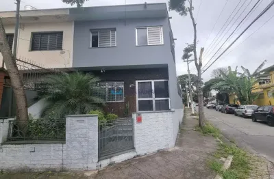 Sobrado cômodos grandes,4dts, suíte, 4wc,terraço enorme, 3 vagas ! bosque da saúde!