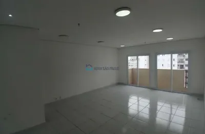 Conjunto comercial à venda na saúde com 1 vaga e pronto para entrar.