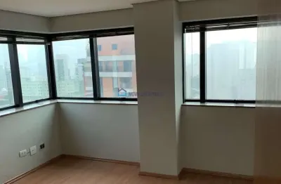 Conjunto comercial de 60m², está localizado na região da Aclimação.