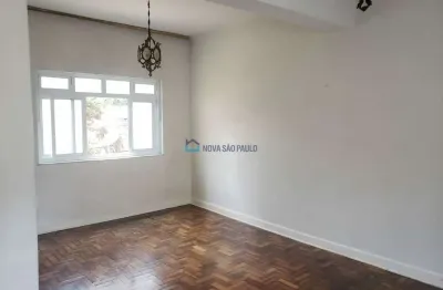 Casa de vila à venda na vila mariana com 3 quartos e 3 vagas de garagem.