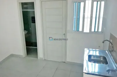 Kitnet à venda, com 1 dormitório e 1 banheiro, na vila monumento