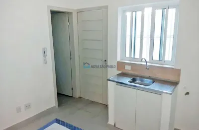 Kitnet à venda, com 1 dormitório e 1 banheiro, na vila monumento
