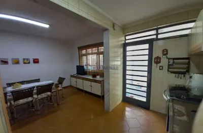 Imóvel espaçoso e bem localizado, próximo ao metrô santos imigrantes