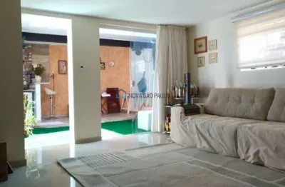 Sobrado a venda na saúde . 3 dormitórios (1 suíte) . 4 banheiros . 2 vagas . 164m2