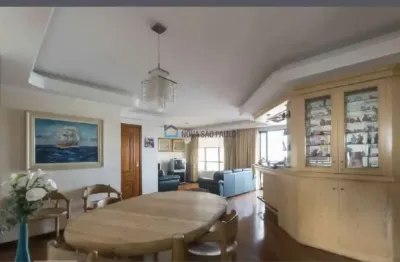 Apartamento com 139m2 na região da saúde, com 3 dormitórios sendo 1 suíte e 2 vagas