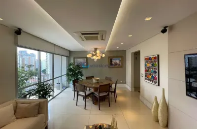 Apartamento com 03 quartos localizado na região do Campo Belo