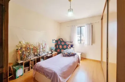 Casa à venda, com 3 quartos, 3 suítes, 2 vagas, próximo ao metrô são judas